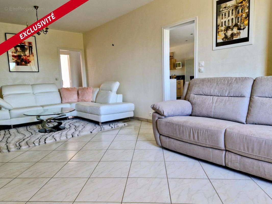 Maison à LONGUE-JUMELLES