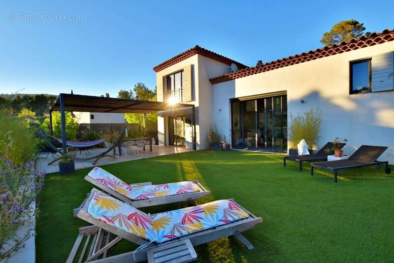 Maison à SOLLIES-TOUCAS