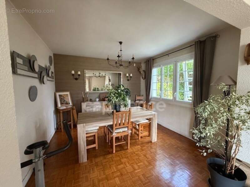 Superbe villa en position dominante - photo 10