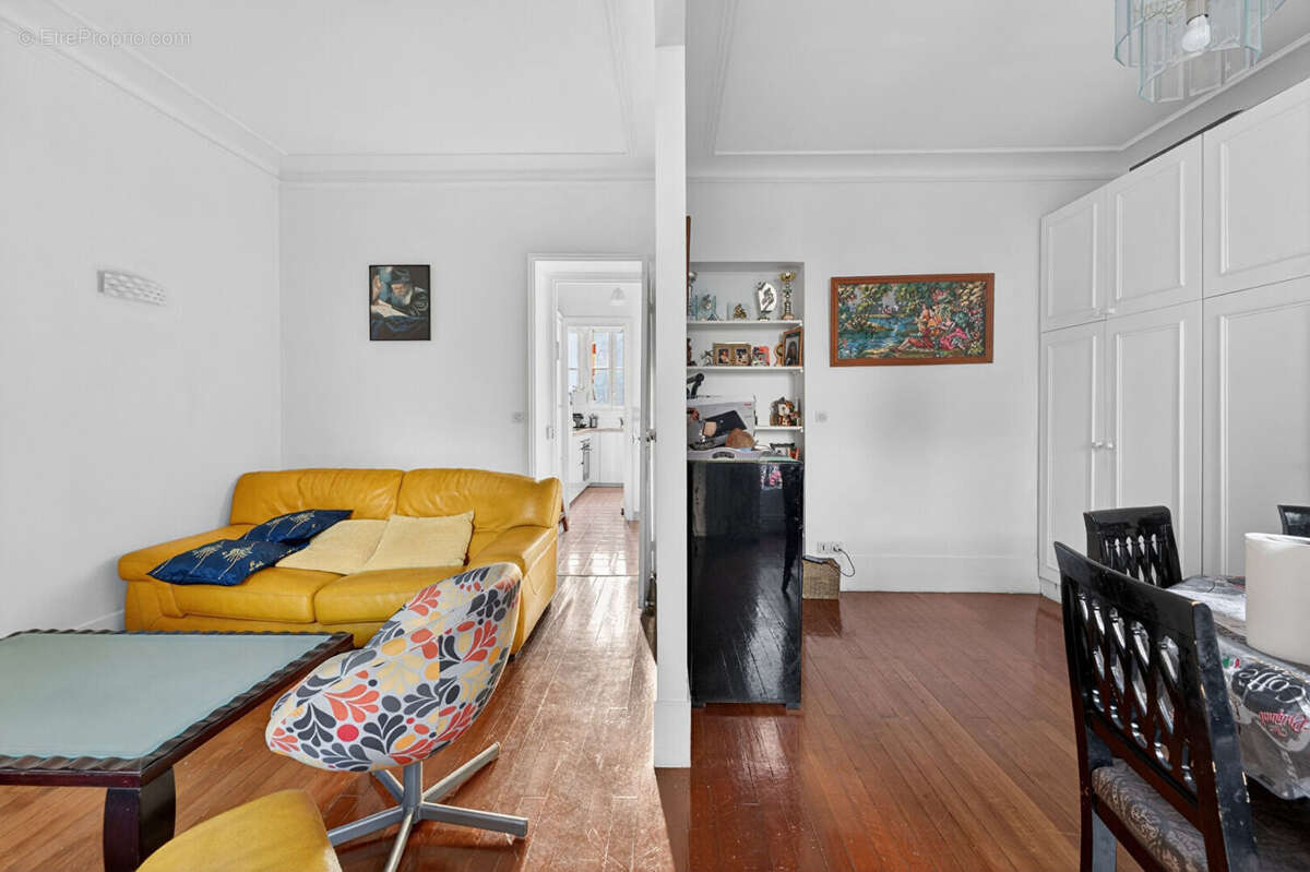 Appartement à PARIS-19E