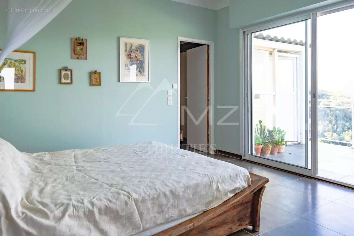 Maison à MANDELIEU-LA-NAPOULE