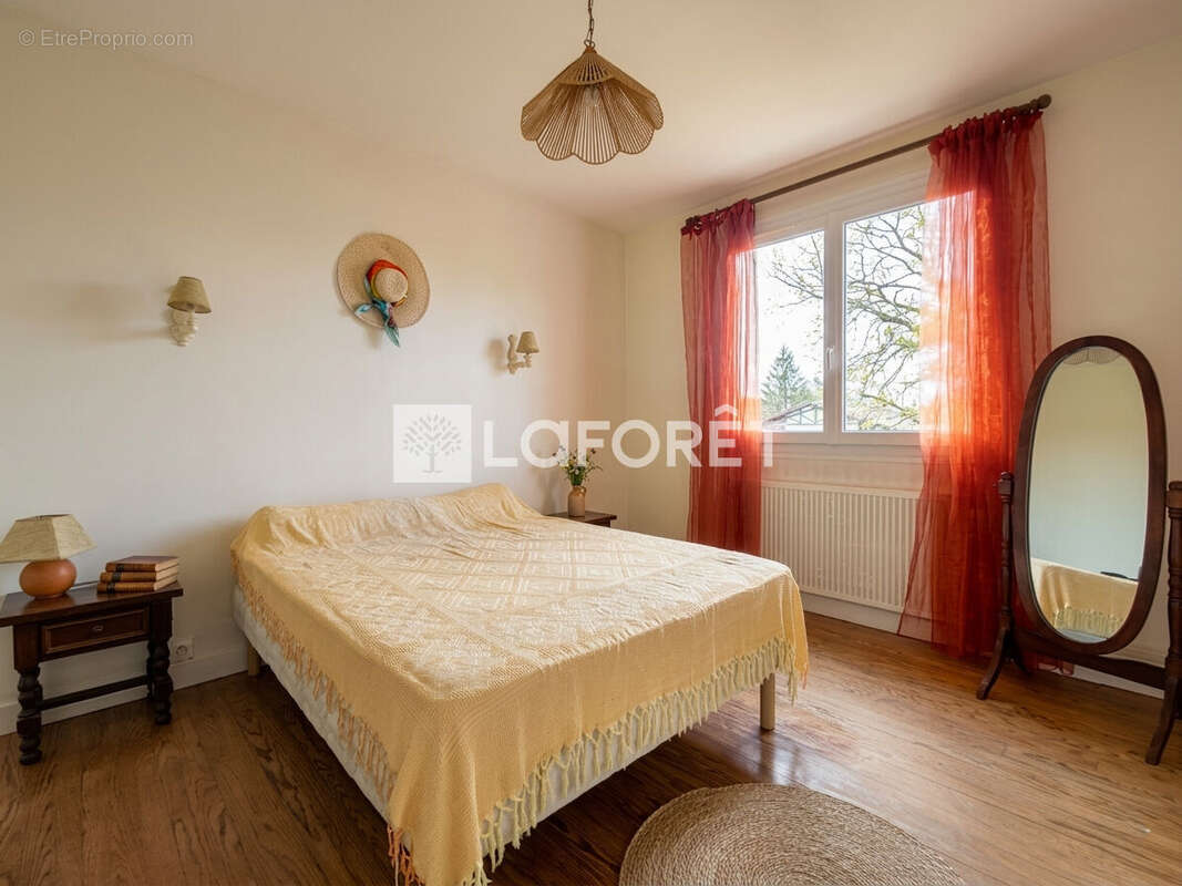 Maison Saint Julien En Born 6 pièce(s) 103 m2 - photo 8