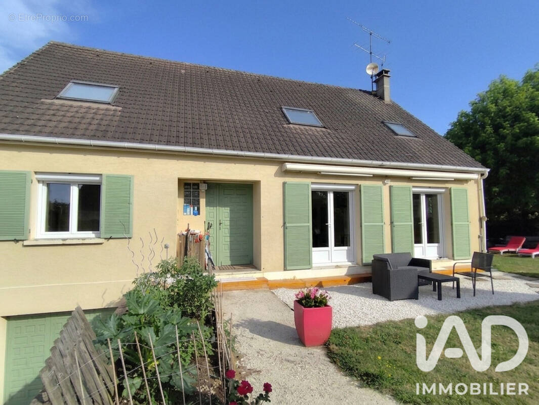 Photo 1 - Maison à EZANVILLE