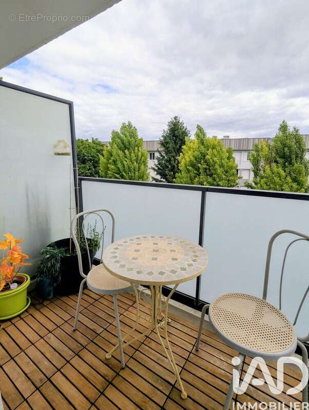 Appartement 63 m² à Saint-Jean-De-La-Ruelle  - photo 3