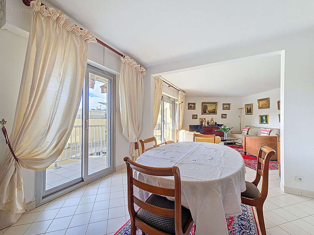 Appartement à BOURG-LA-REINE