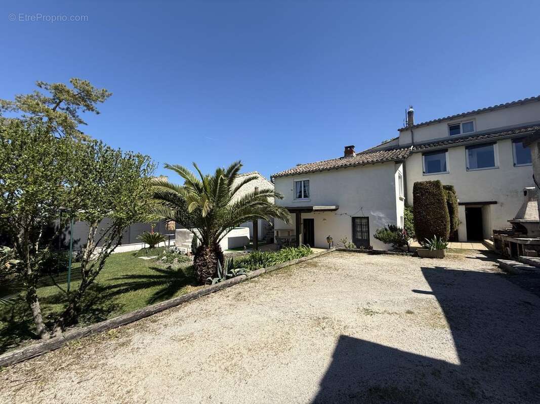 Maison à LIVRON-SUR-DROME