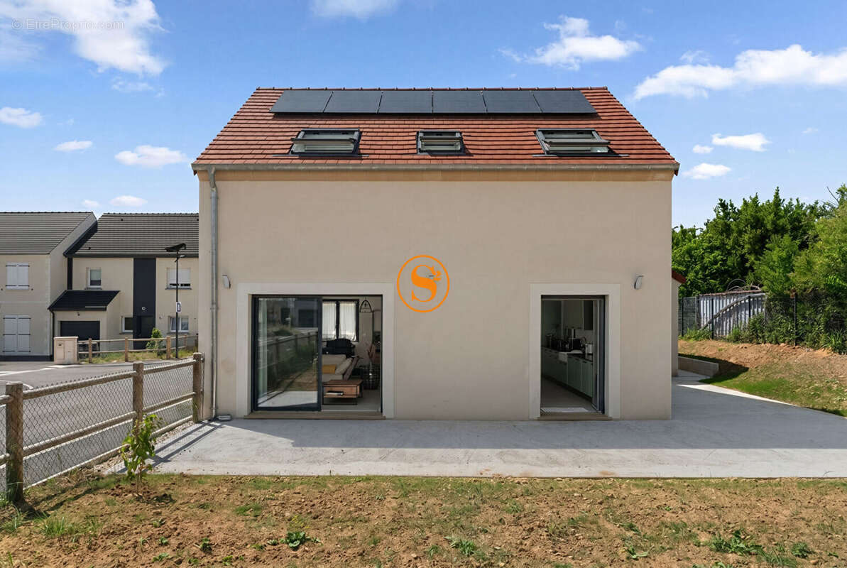 Maison à SURVILLIERS