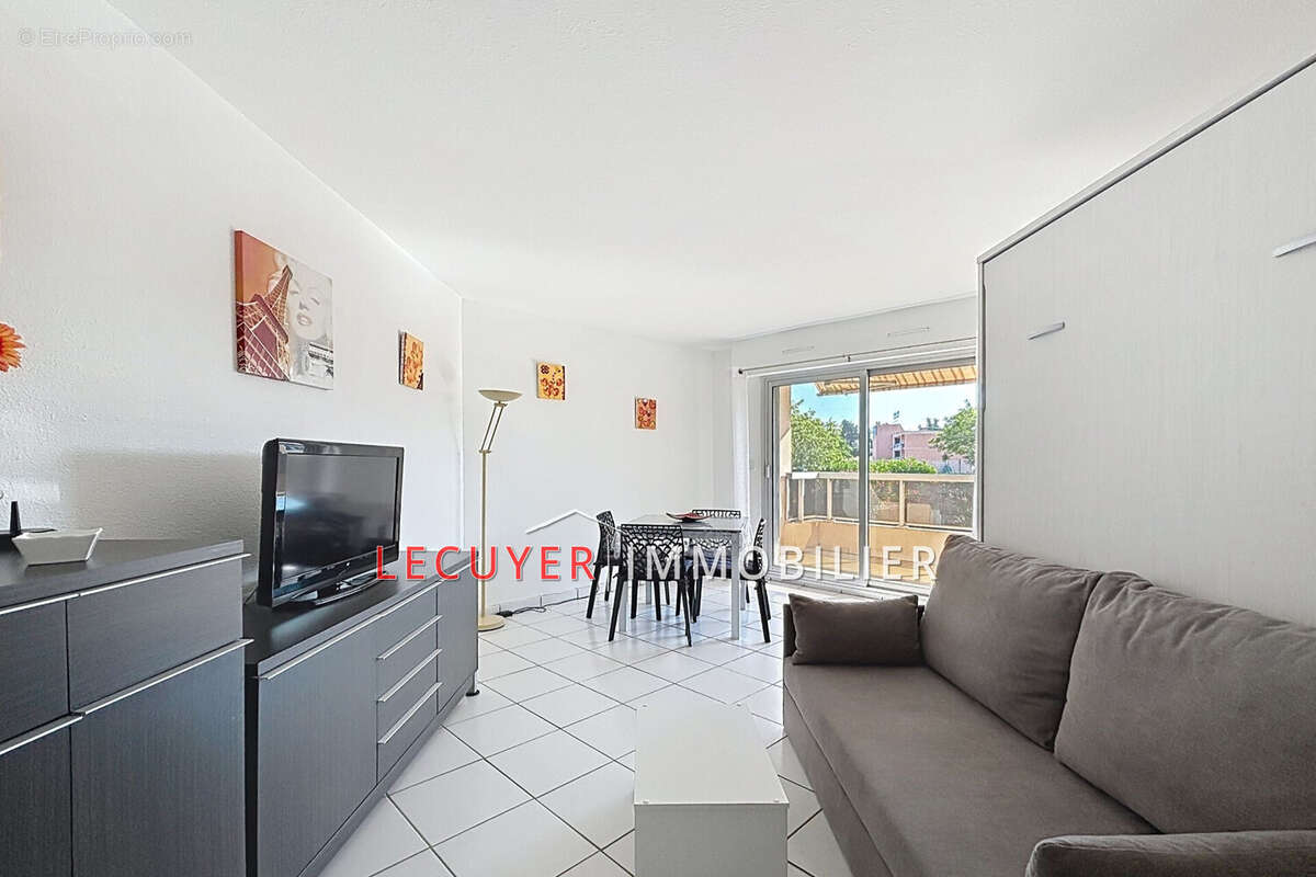 Appartement à VALLAURIS