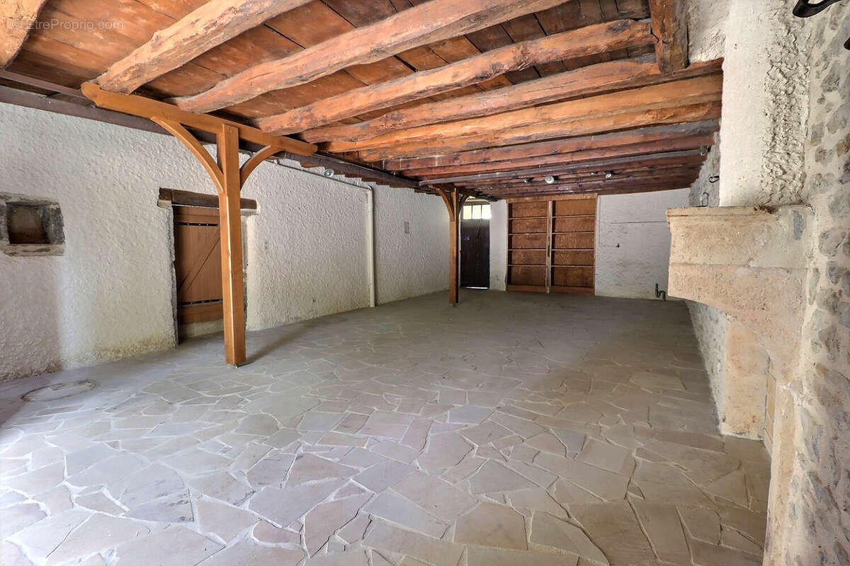 Maison à PARIS-L&#039;HOPITAL