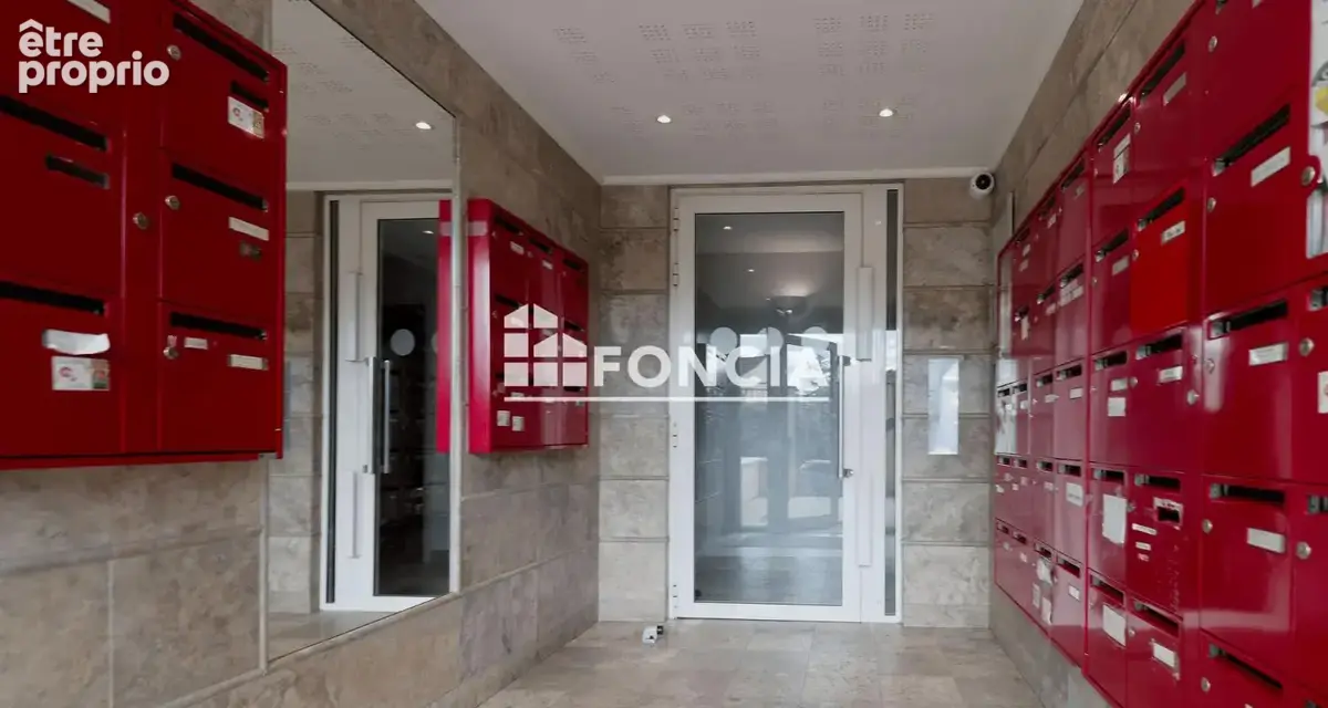 CORBEIL-ESSONNES Studio vendu loué avec parking - photo 2