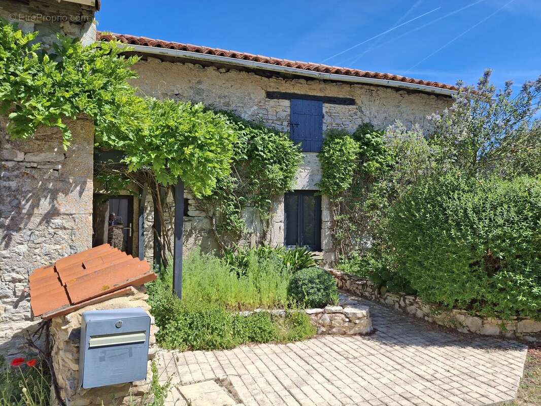 Maison à SAINT-MARTIN-L'ARS