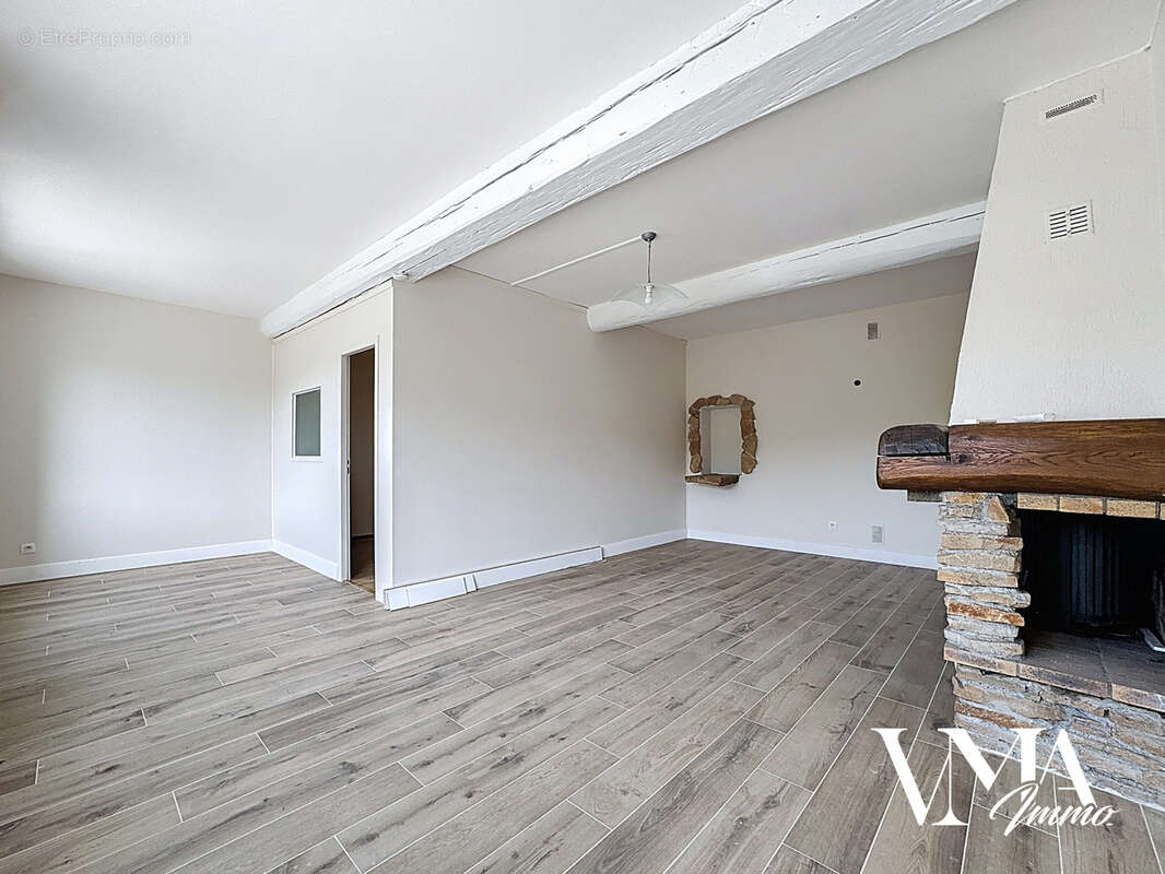 Appartement à LENTILLY