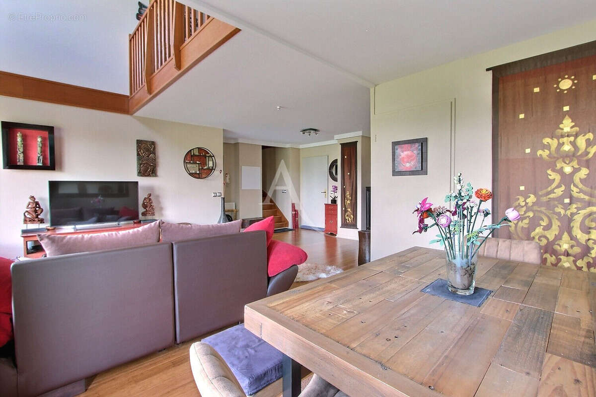 Appartement à VILLENEUVE-LA-GARENNE