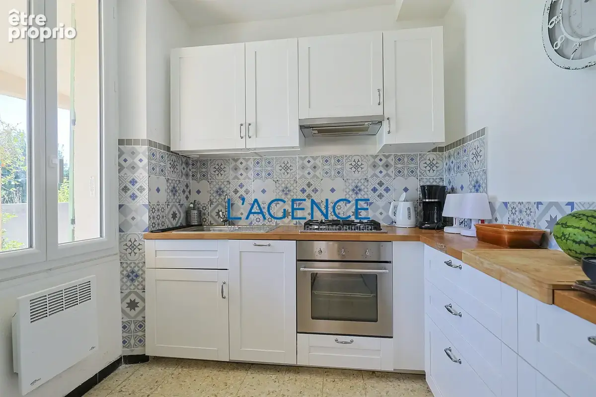 Port de carqueiranne - maison de caractere avec terrain + garage - photo 9