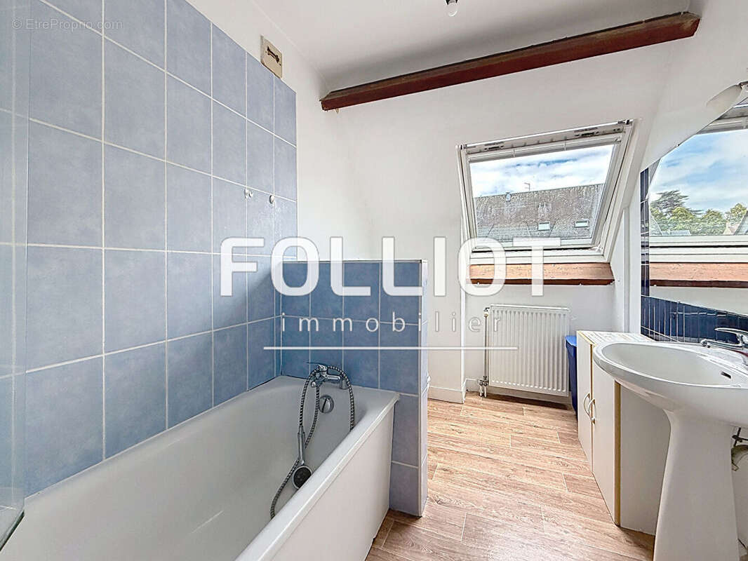 Appartement T2 avec vue sur le canal + GARAGE individuel - photo 7