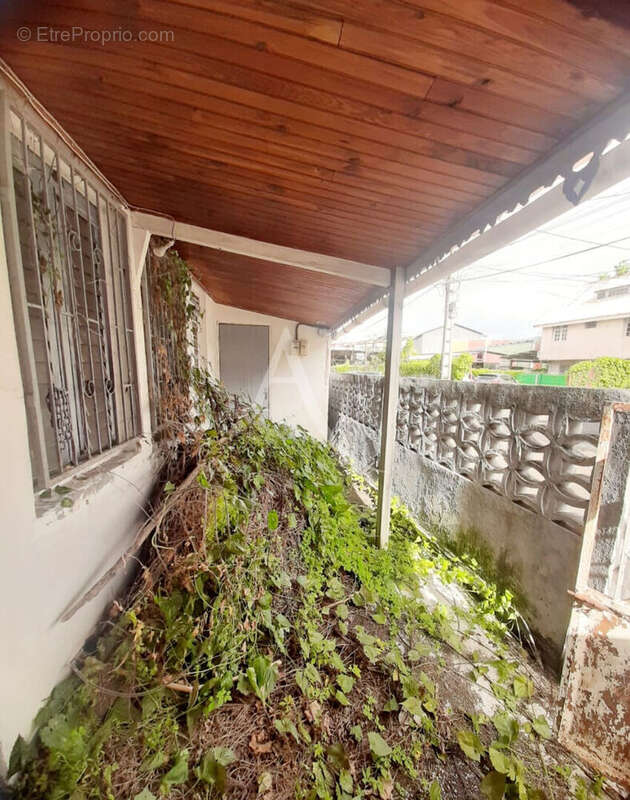 Maison individuelle Fort De France 3 pièce(s) 62 m2 à rénover avec fort potentiel !!! A SAISIR !!! - photo 13
