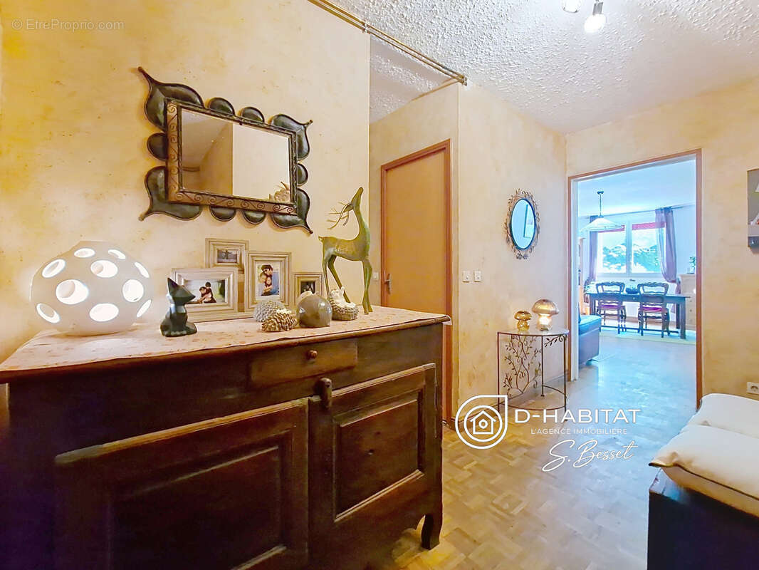 Appartement à GIERES
