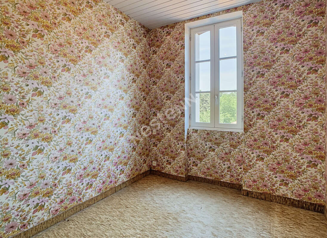 Maison style bourgeoise et division de terrain possible à vendre sur la commune de Gesté - photo 17