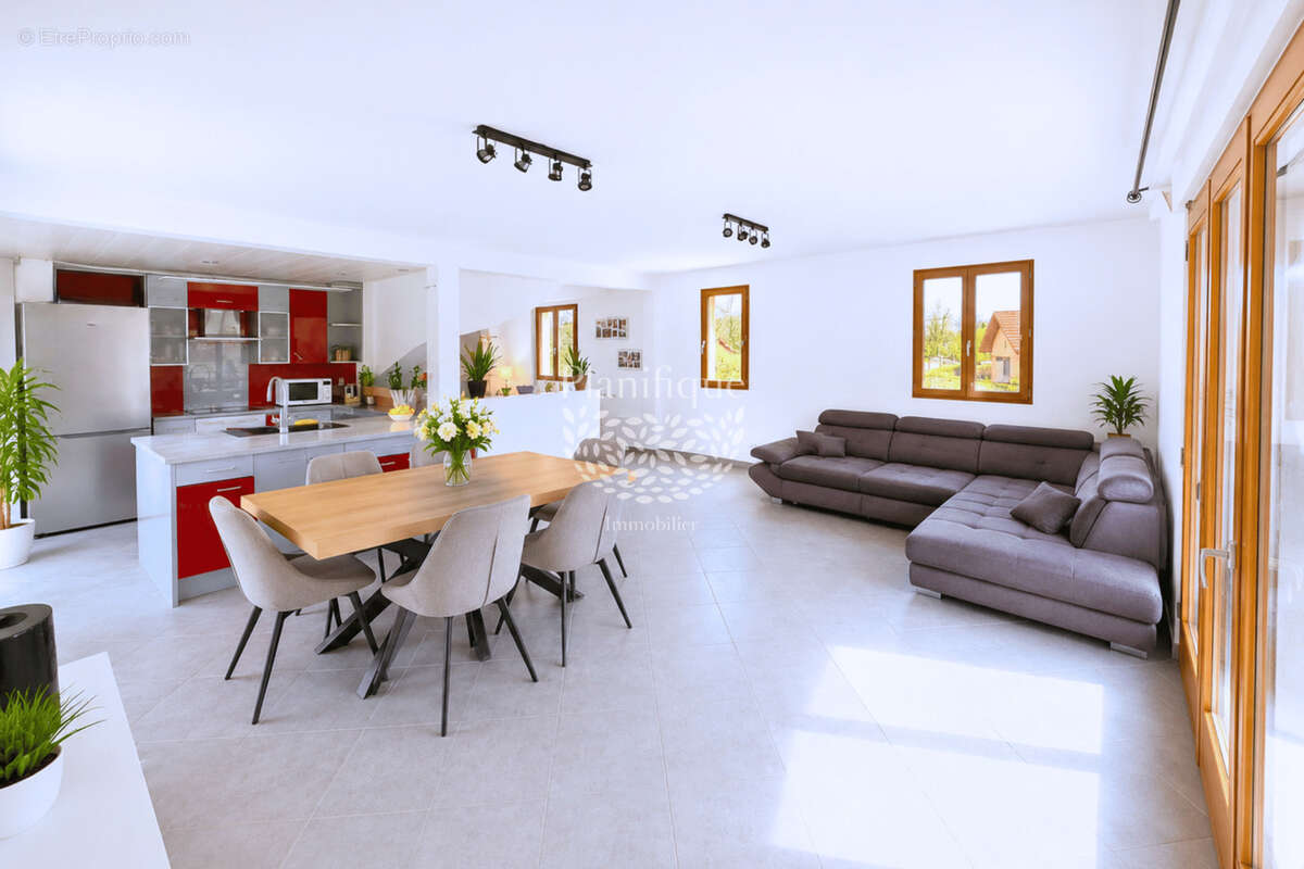 Appartement à REIGNIER