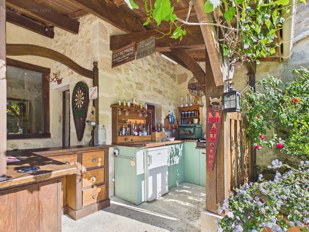 Maison à BOURGOUGNAGUE