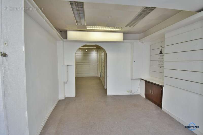 Commerce à MONTRICHARD