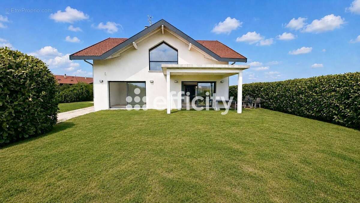 Maison 200 m² à Viry  - photo 17