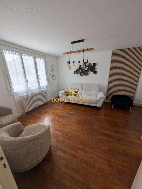 Maison à DANGE-SAINT-ROMAIN