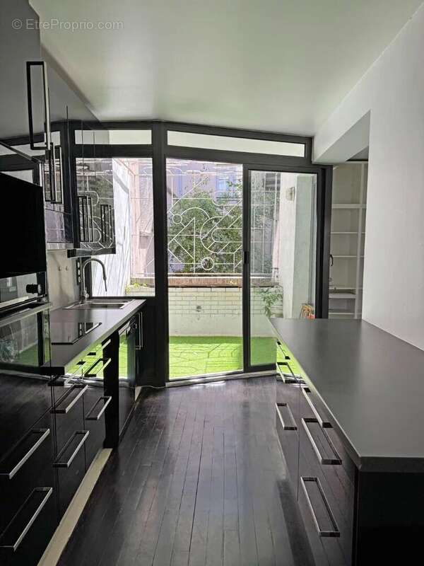 Appartement à PARIS-11E