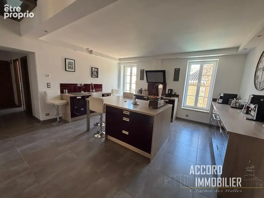 Puisserguier!! Superbe maison de 278 m2 avec piscine et  appartement T3  indépendant - photo 3