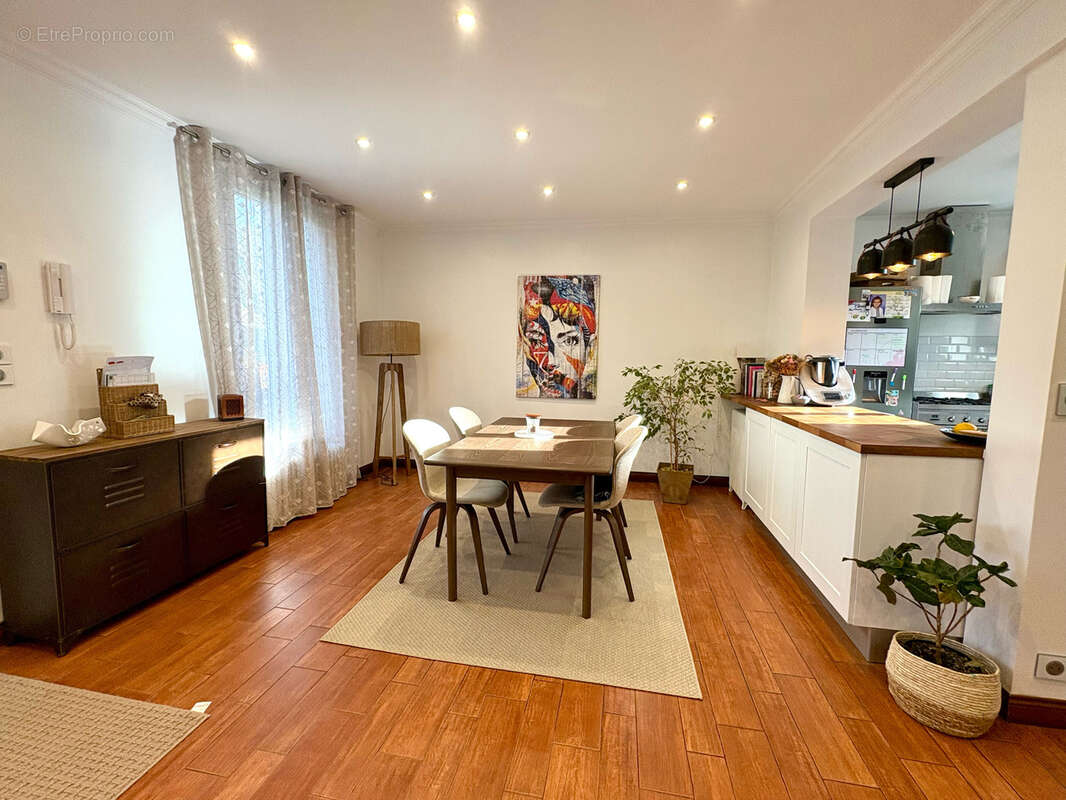 Maison à BRY-SUR-MARNE