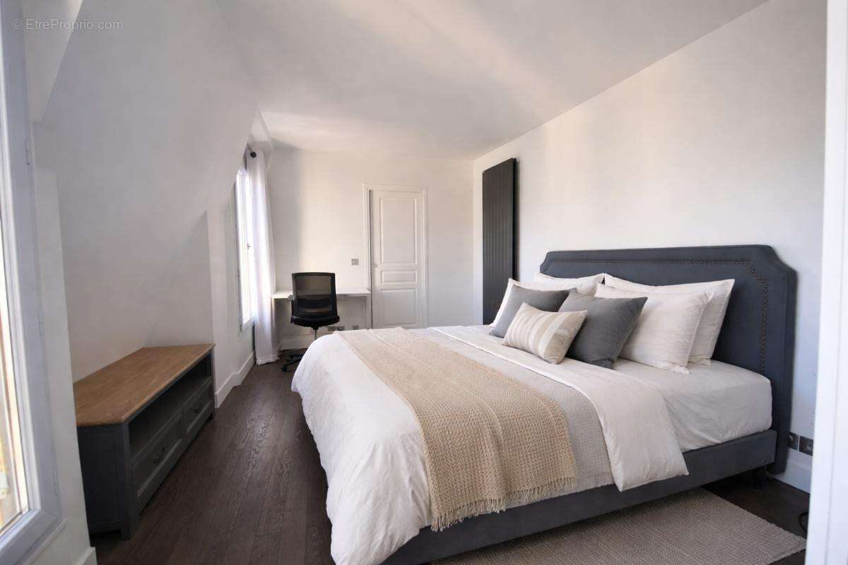 Appartement à LEVALLOIS-PERRET