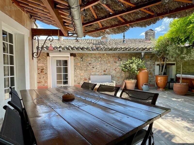 Maison à ROUSSILLON