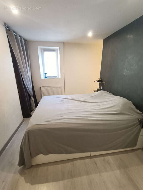 Maison à VIC-LE-COMTE