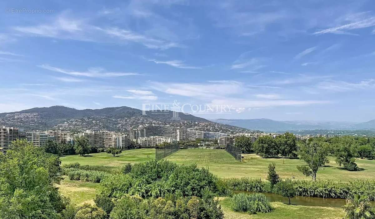 Appartement à MANDELIEU-LA-NAPOULE