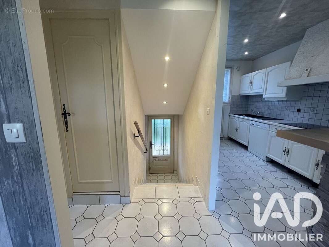 Maison 93 m² à Hery  - photo 9