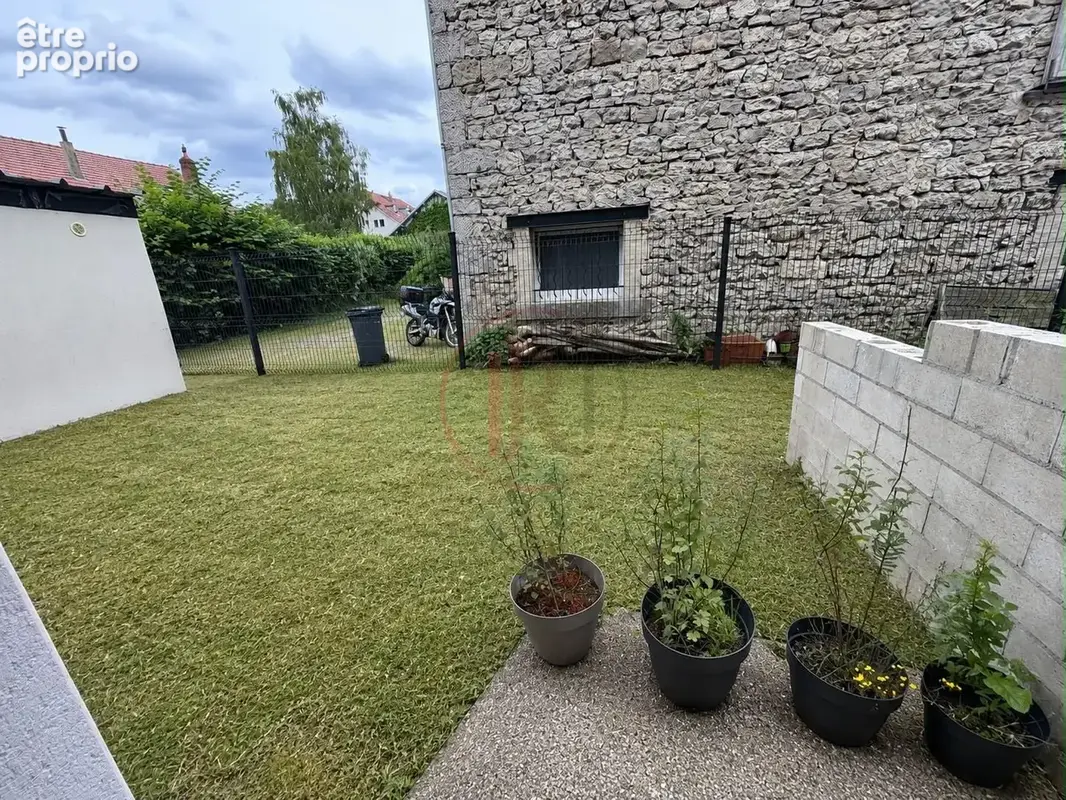 Maison mitoyenne de 104 m2 avec terrasse et petit jardin ! - photo 2
