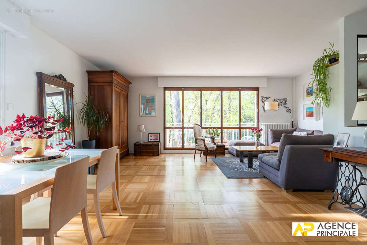 Appartement à MAISONS-LAFFITTE