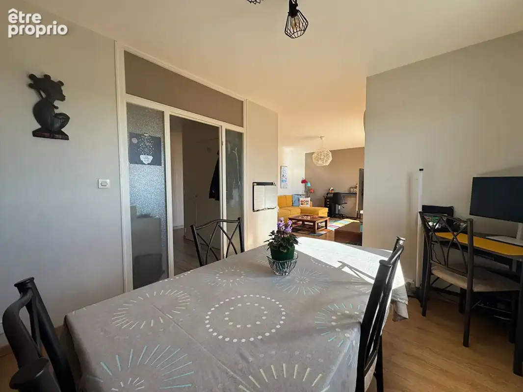Rochefort - Grand Appartement T5 avec garage et balcon privatif - photo 5