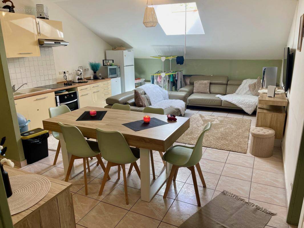 Appartement 69 m² à Waville  - photo 1