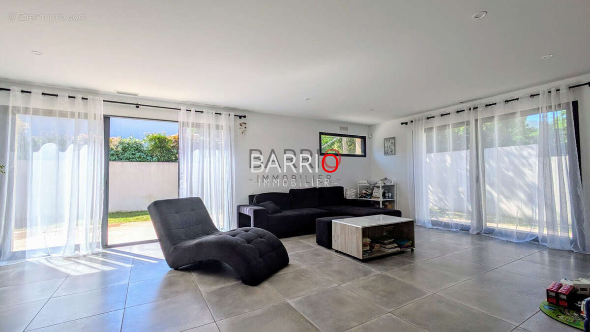 Maison à LAROQUE-DES-ALBERES