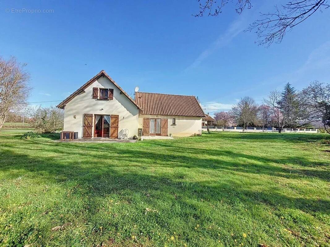 Maison à CHELLE-DEBAT