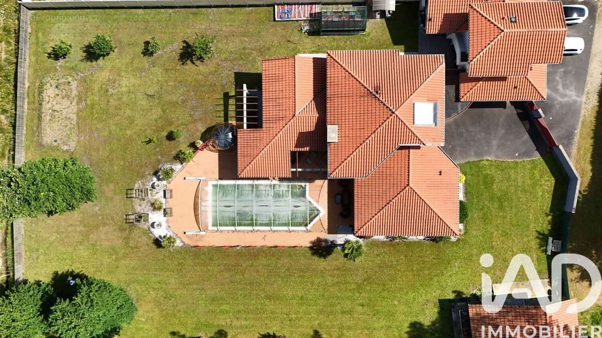 Maison 260 m² à Parentis-En-Born  - photo 4