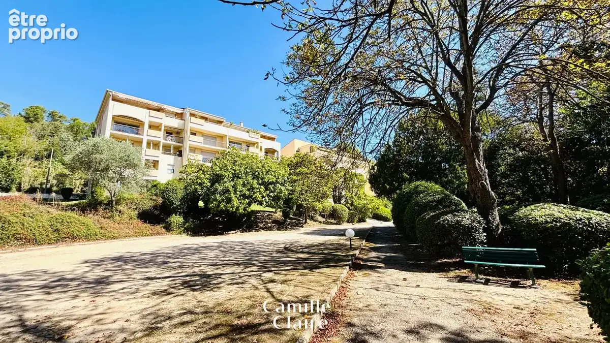 Centre ville et commerces à pied Aix en Provence - Appartement  T3 - T4 avec terrasse, ascenseur et parking - - photo 15