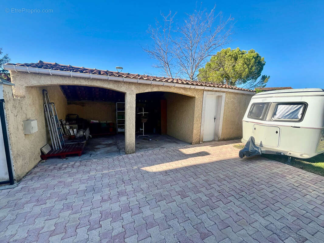 Maison à L&#039;ISLE-SUR-LA-SORGUE