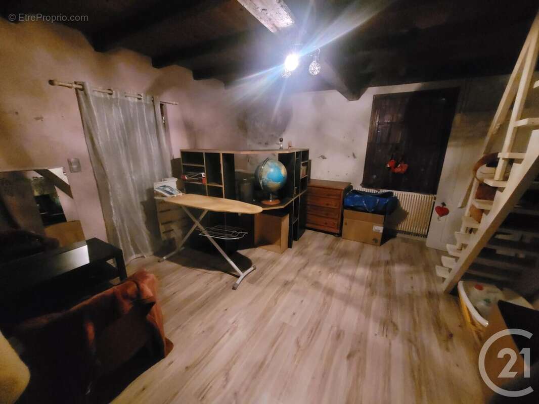 Maison 161 m² à Menetreuil  - photo 10