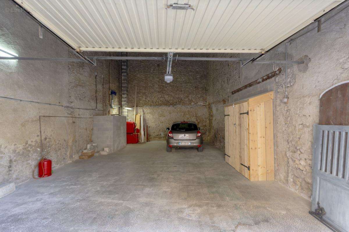 Maison à LA MOTTE-D&#039;AIGUES