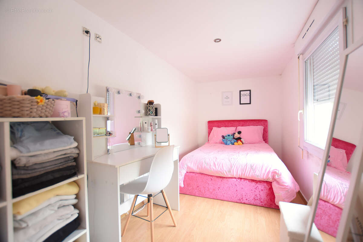 Appartement à LES ESSARTS-LE-ROI