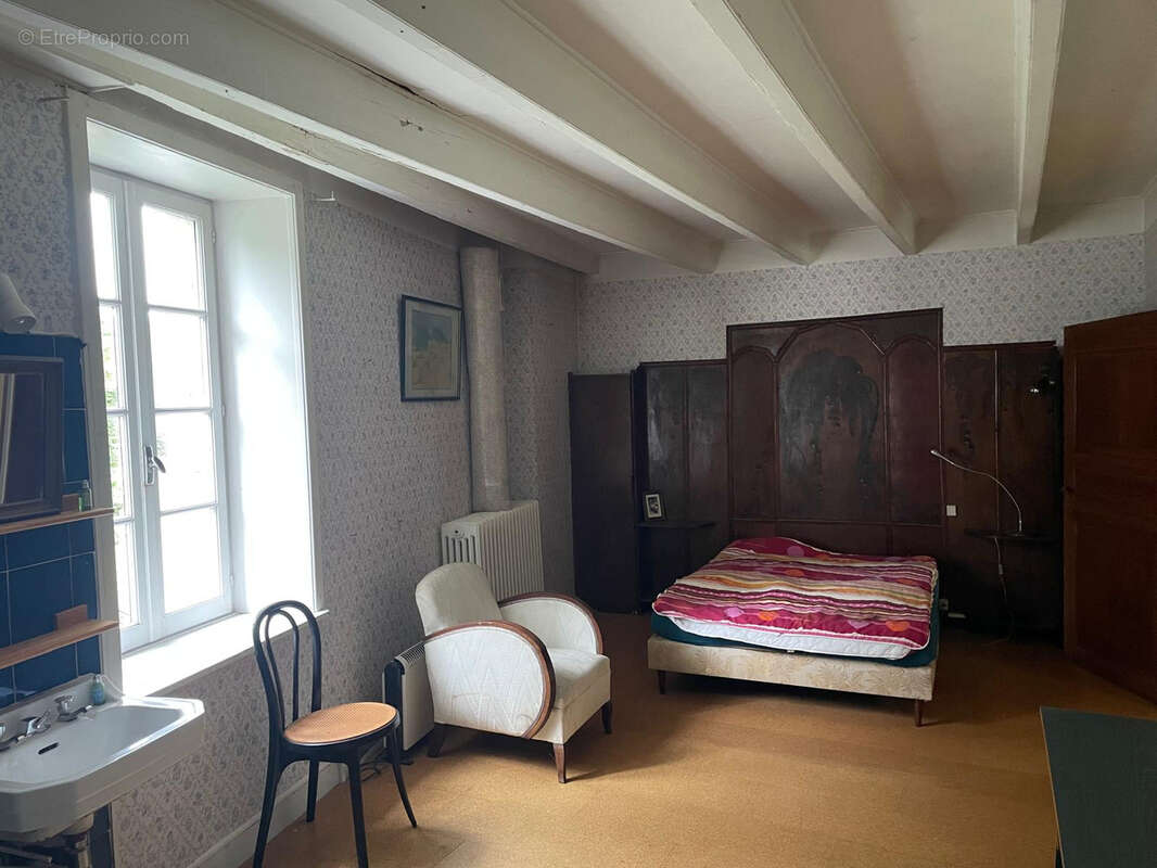 Maison à BARBEZIEUX-SAINT-HILAIRE