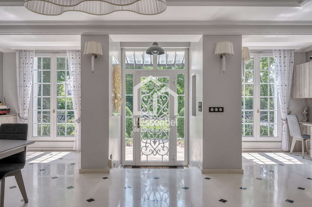 Maison à MAISONS-LAFFITTE