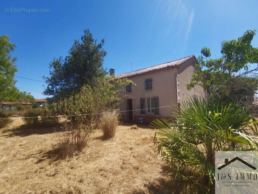 Maison à CHASSENEUIL-SUR-BONNIEURE